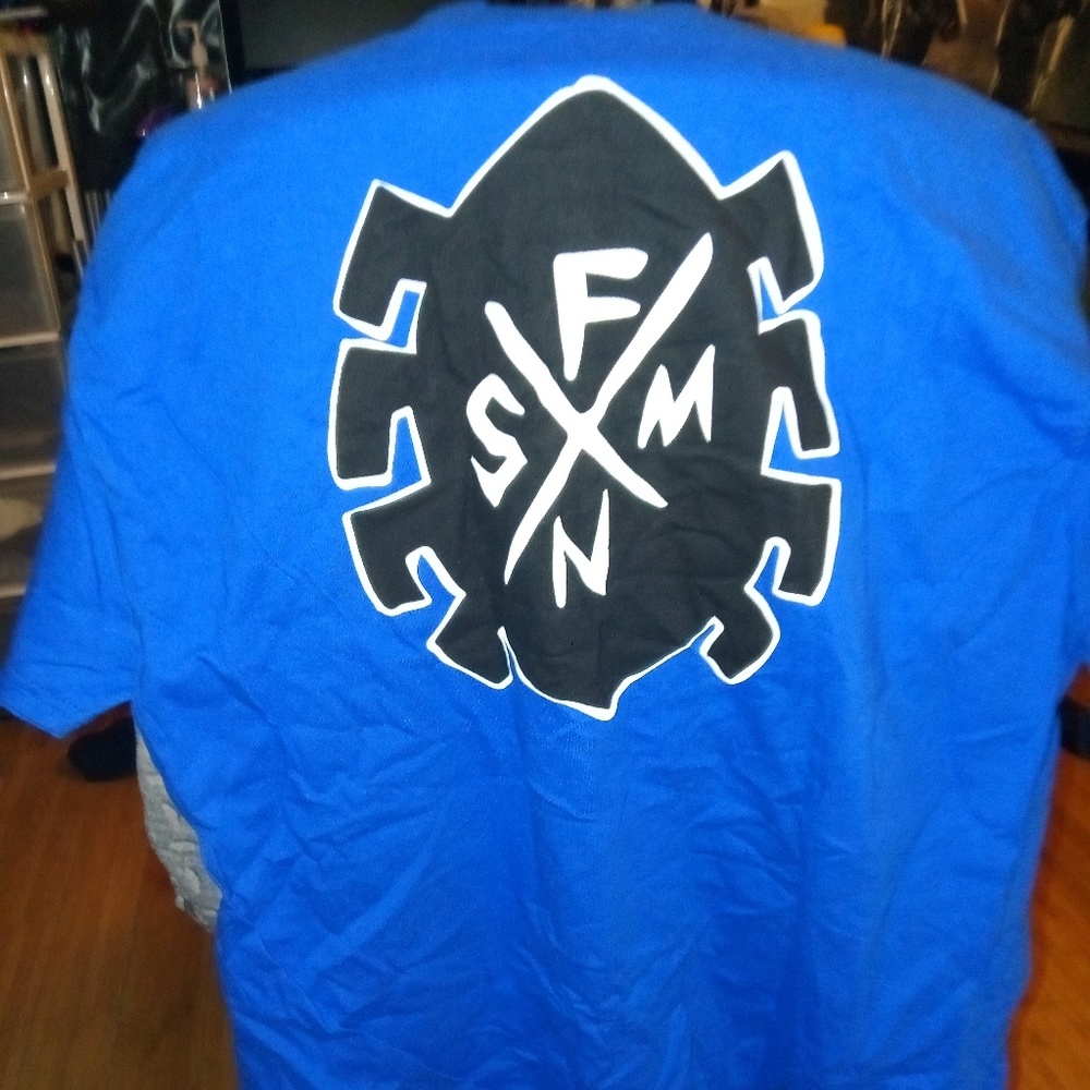 Spiderman spiderpunk mens XL shirt